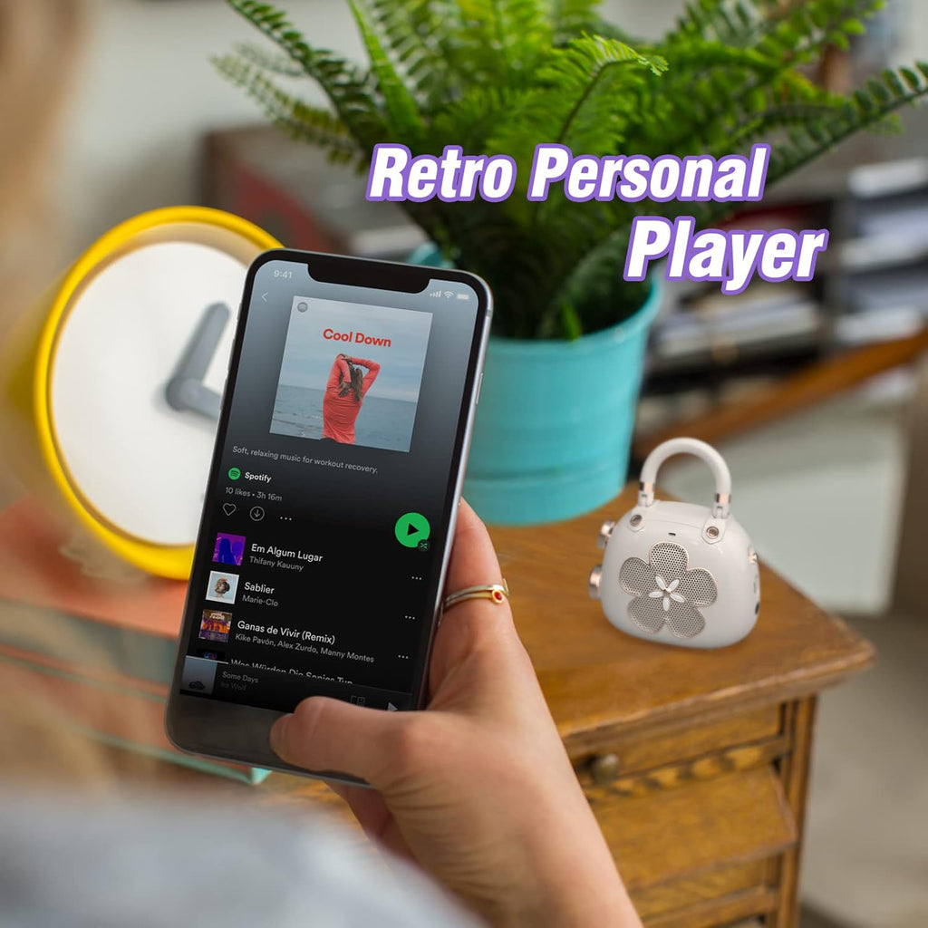 DOSS Candy - Mini altavoz Bluetooth 2 en 1 y bonito dije de bolsa con sonido fuerte